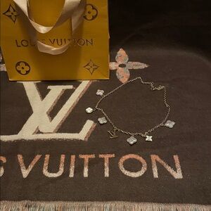 Gold Charm Necklace beautiful charms . Closet clear out no returns.